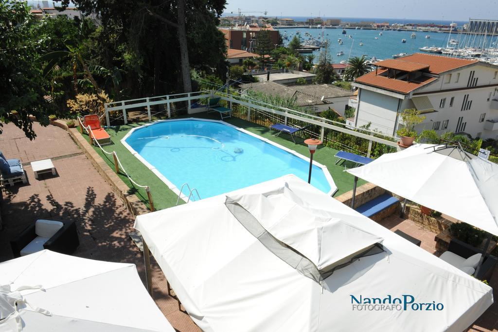 B&B Villa Delle Rondini Vibo Valentia Marina Buitenkant foto