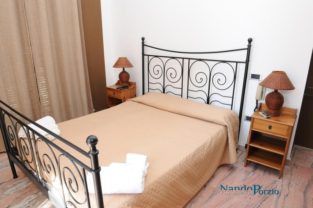 B&B Villa Delle Rondini Vibo Valentia Marina Buitenkant foto